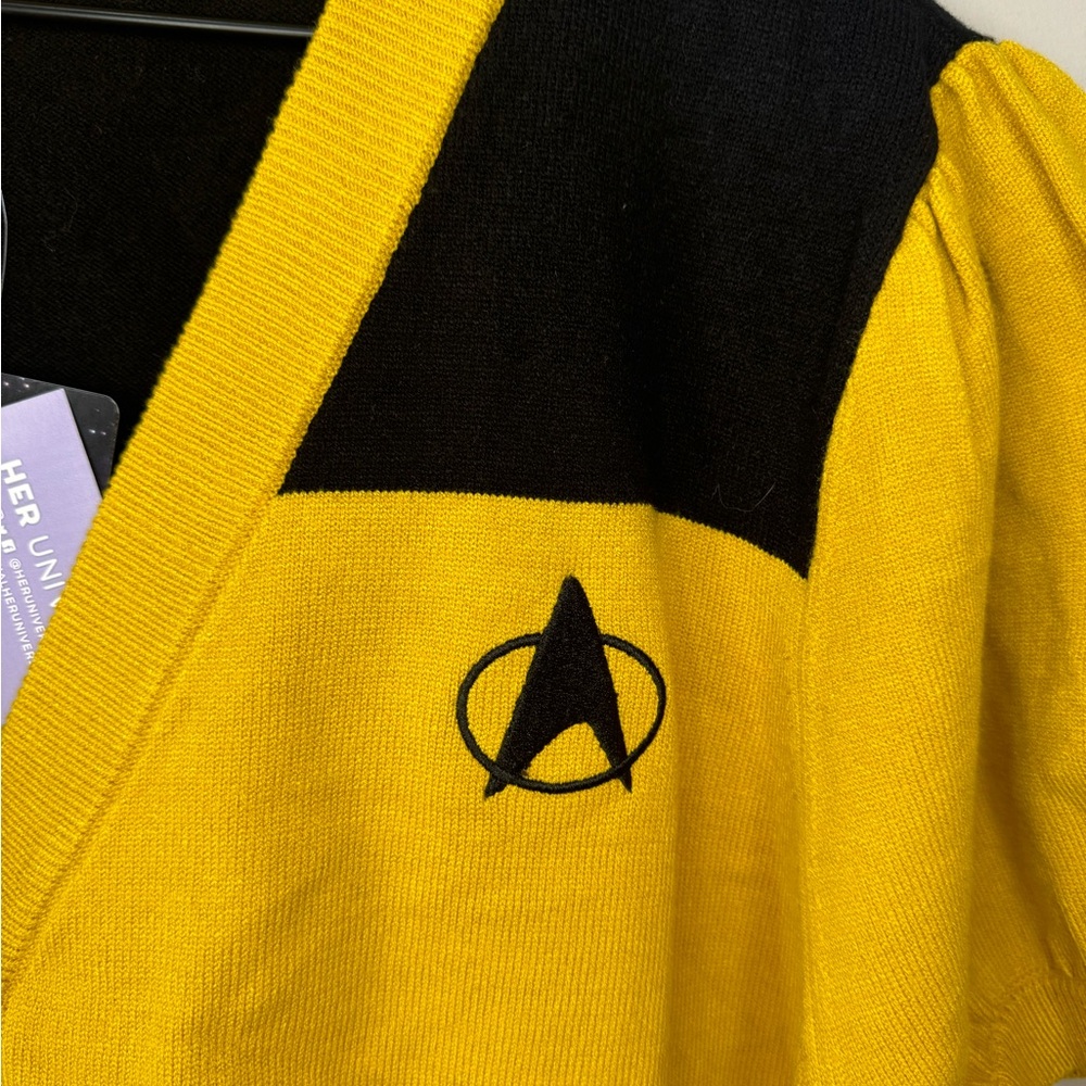 Her Universe Yellow Uniform short sleeve V neck cardigan sweater size 3X women - Picture 5 of 9